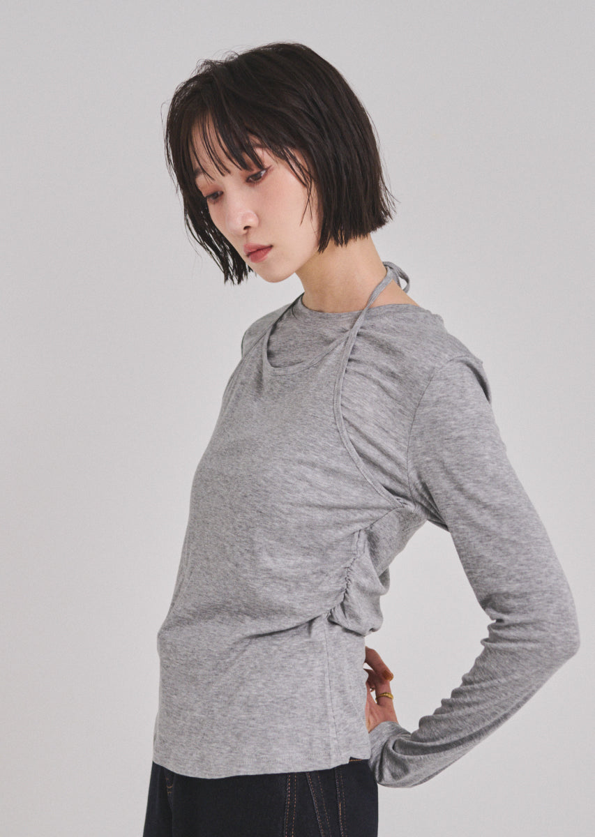 ホルターネックトップス