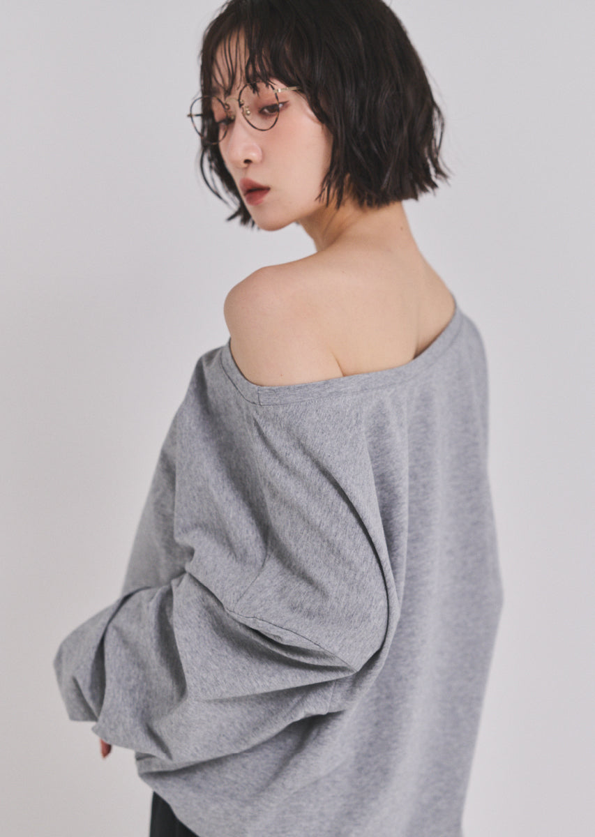 カットオフショルトップス