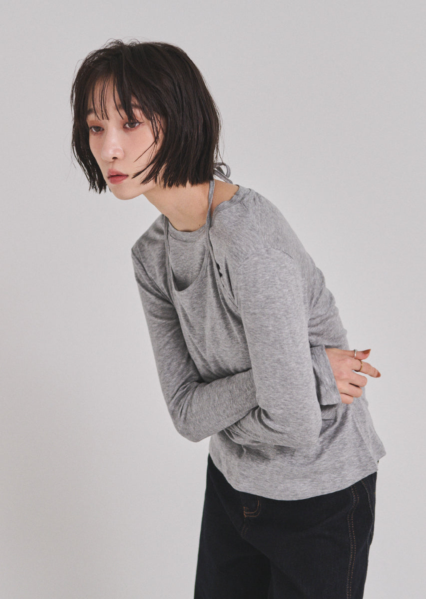 ホルターネックトップス