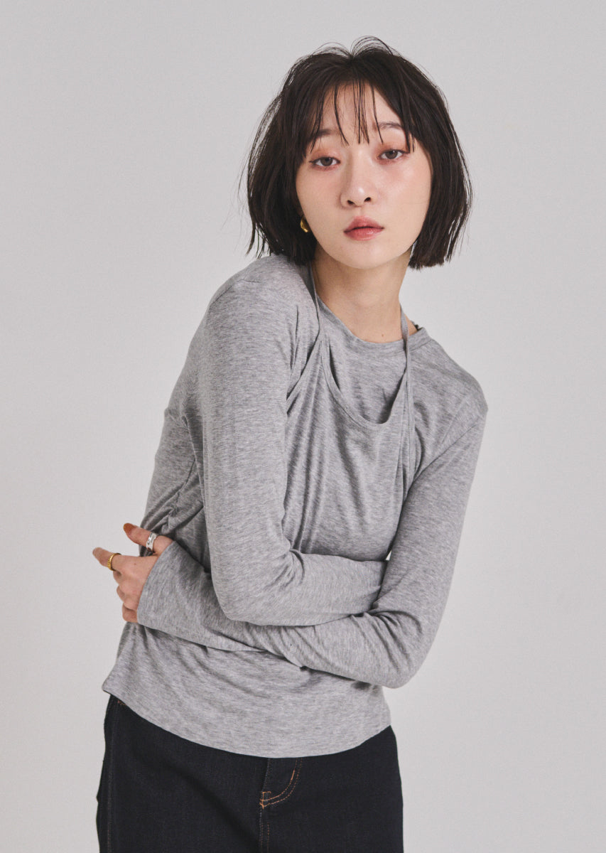 ホルターネックトップス