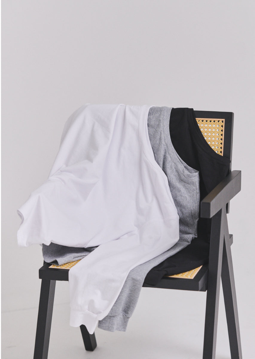 カットオフショルトップス