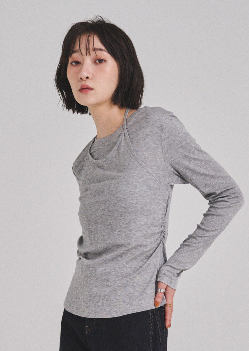 ホルターネックトップス