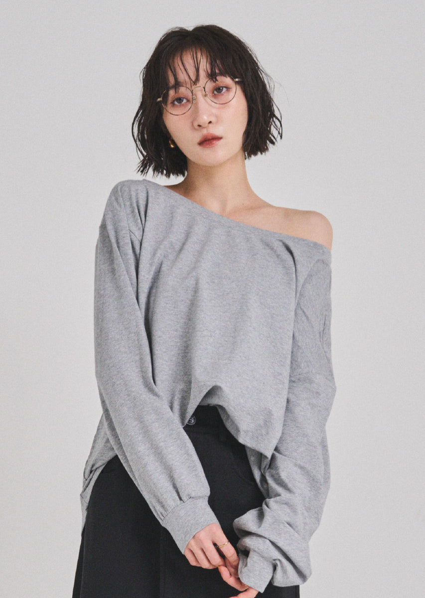 カットオフショルトップス