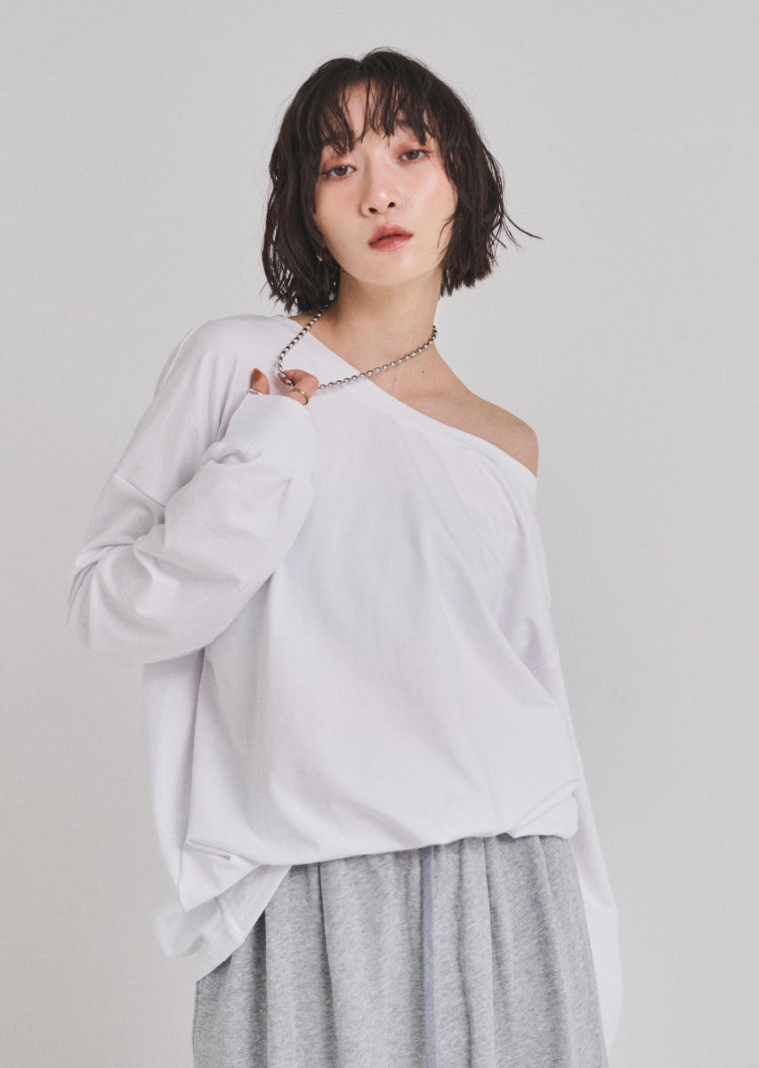 カットオフショルトップス