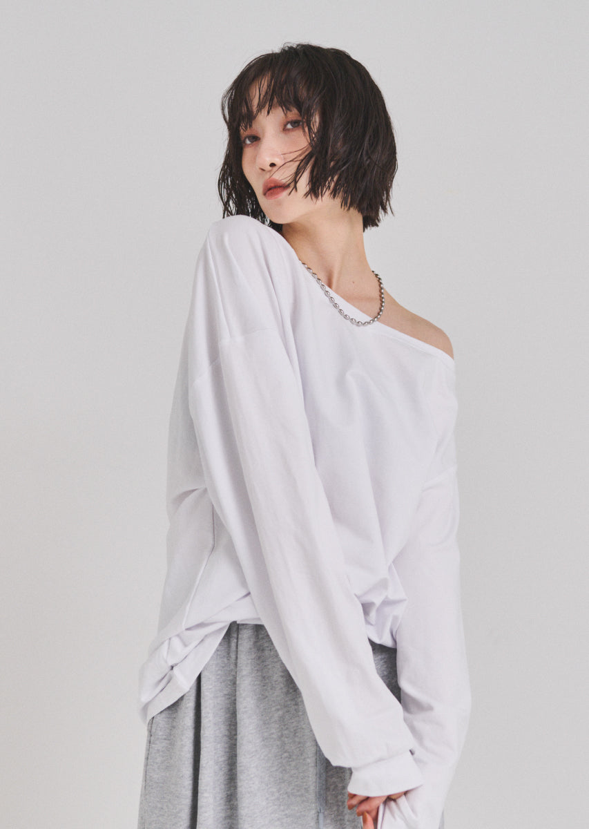 カットオフショルトップス