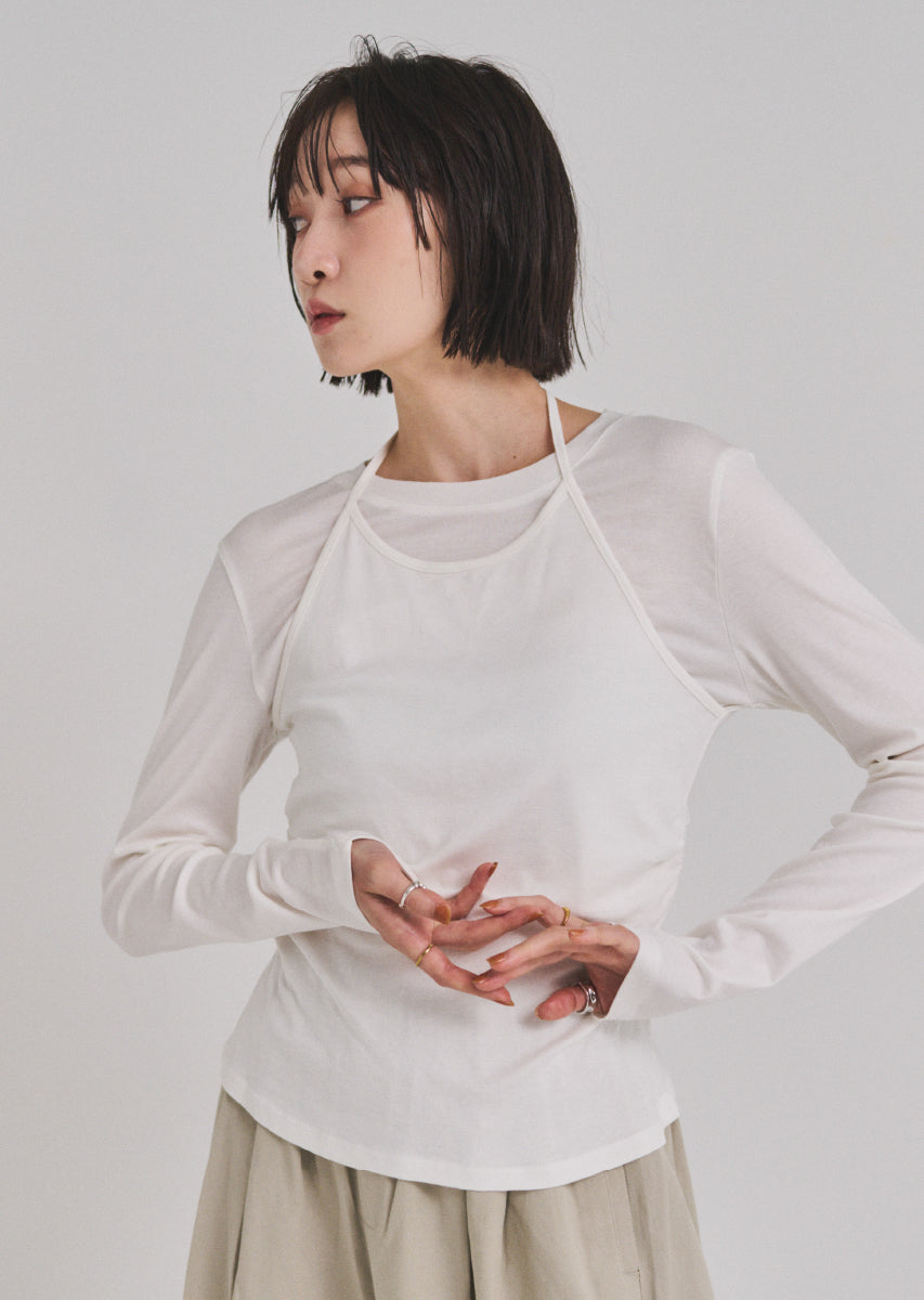 ホルターネックトップス