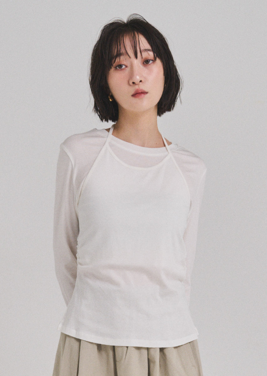 ホルターネックトップス