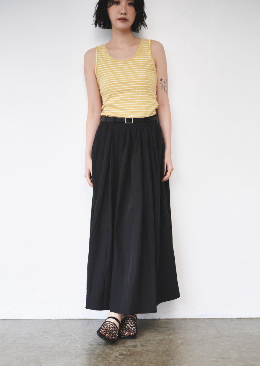 ベルト付きタックロングスカート