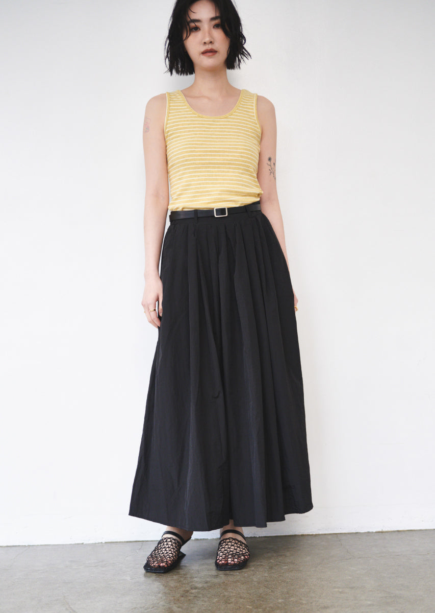 ベルト付きタックロングスカート