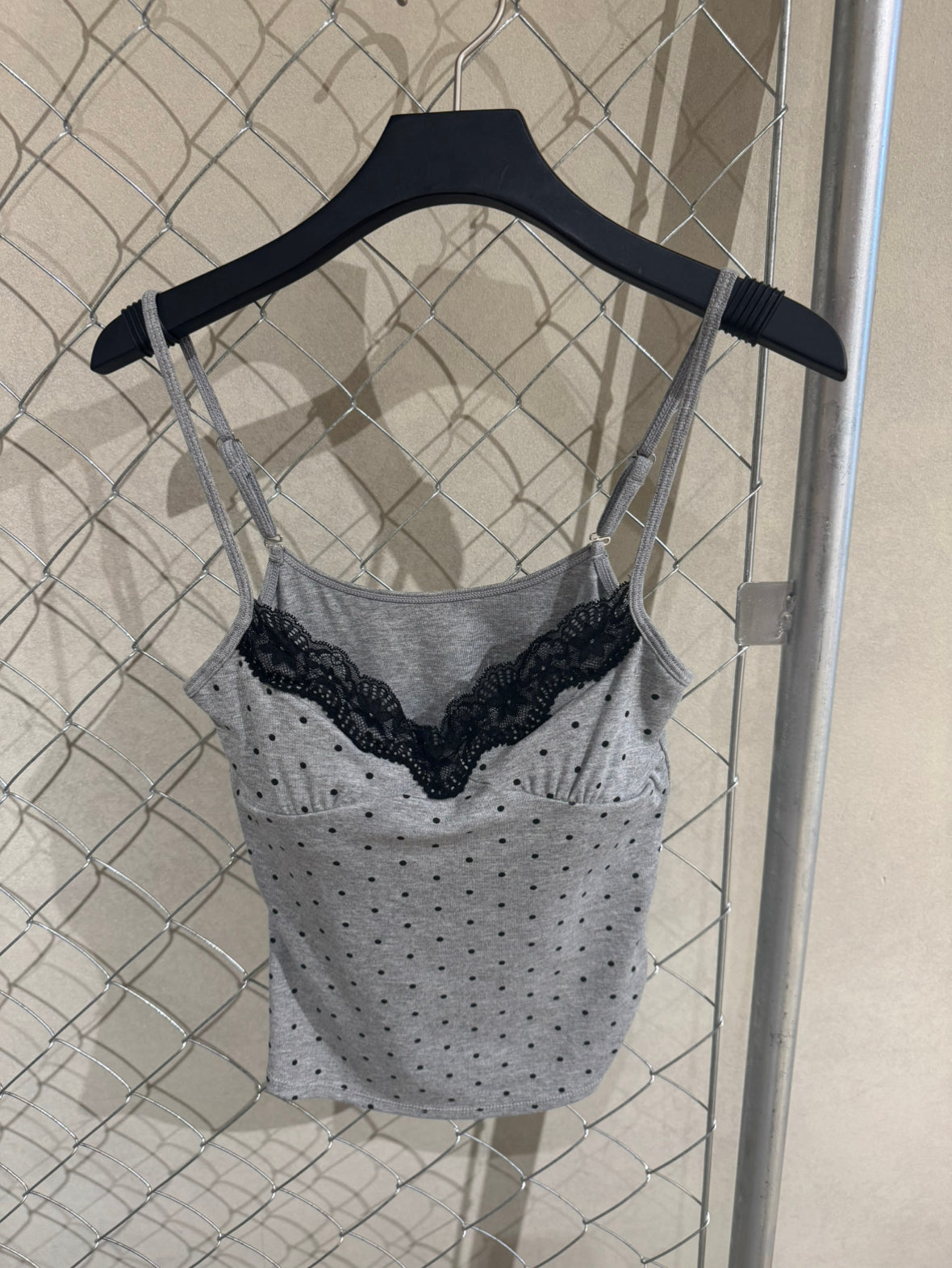 【先行発売商品】レース付きドット柄キャミソール