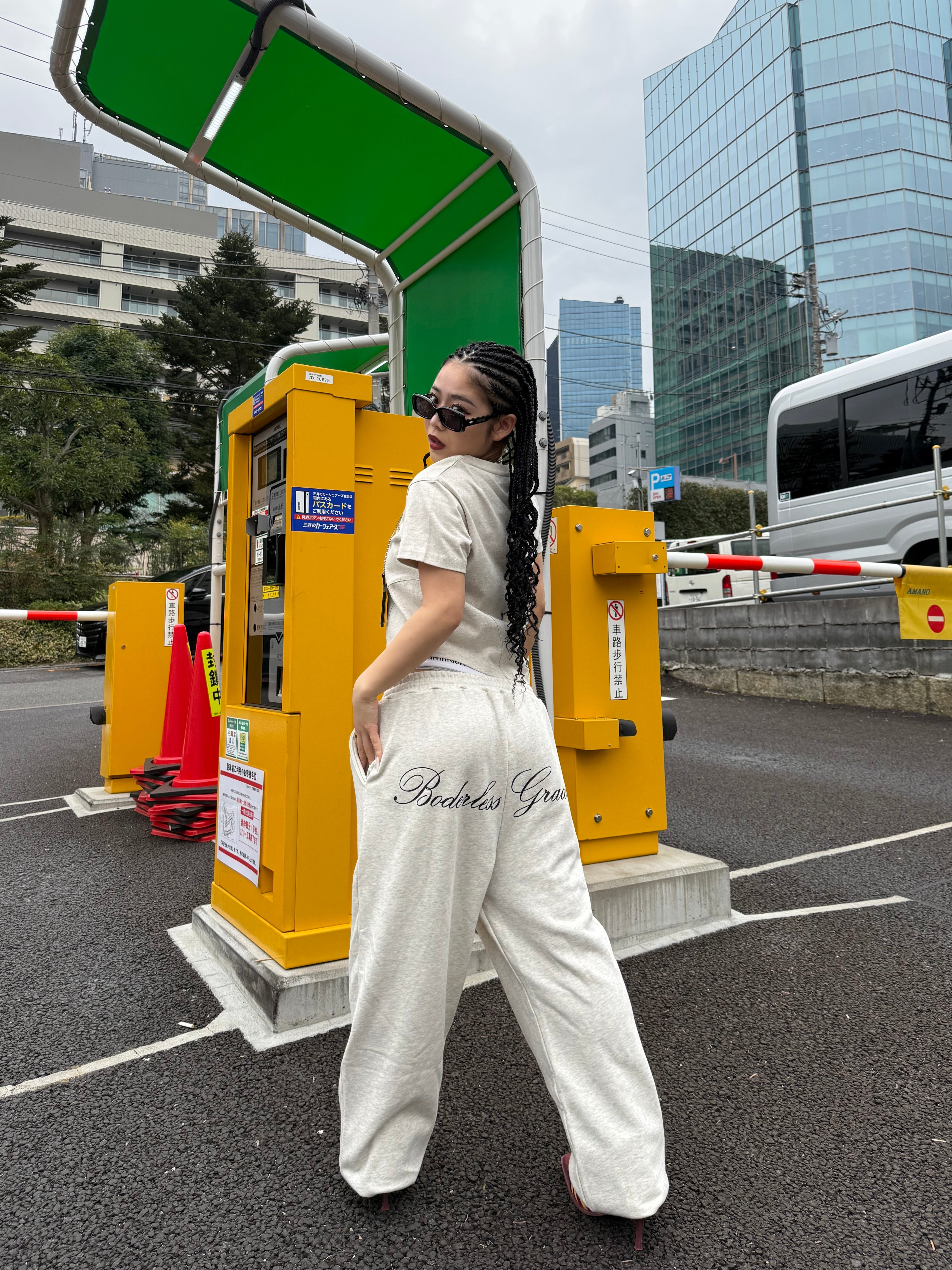 BORDERLESS GRADATION BACK LOGO PANTS