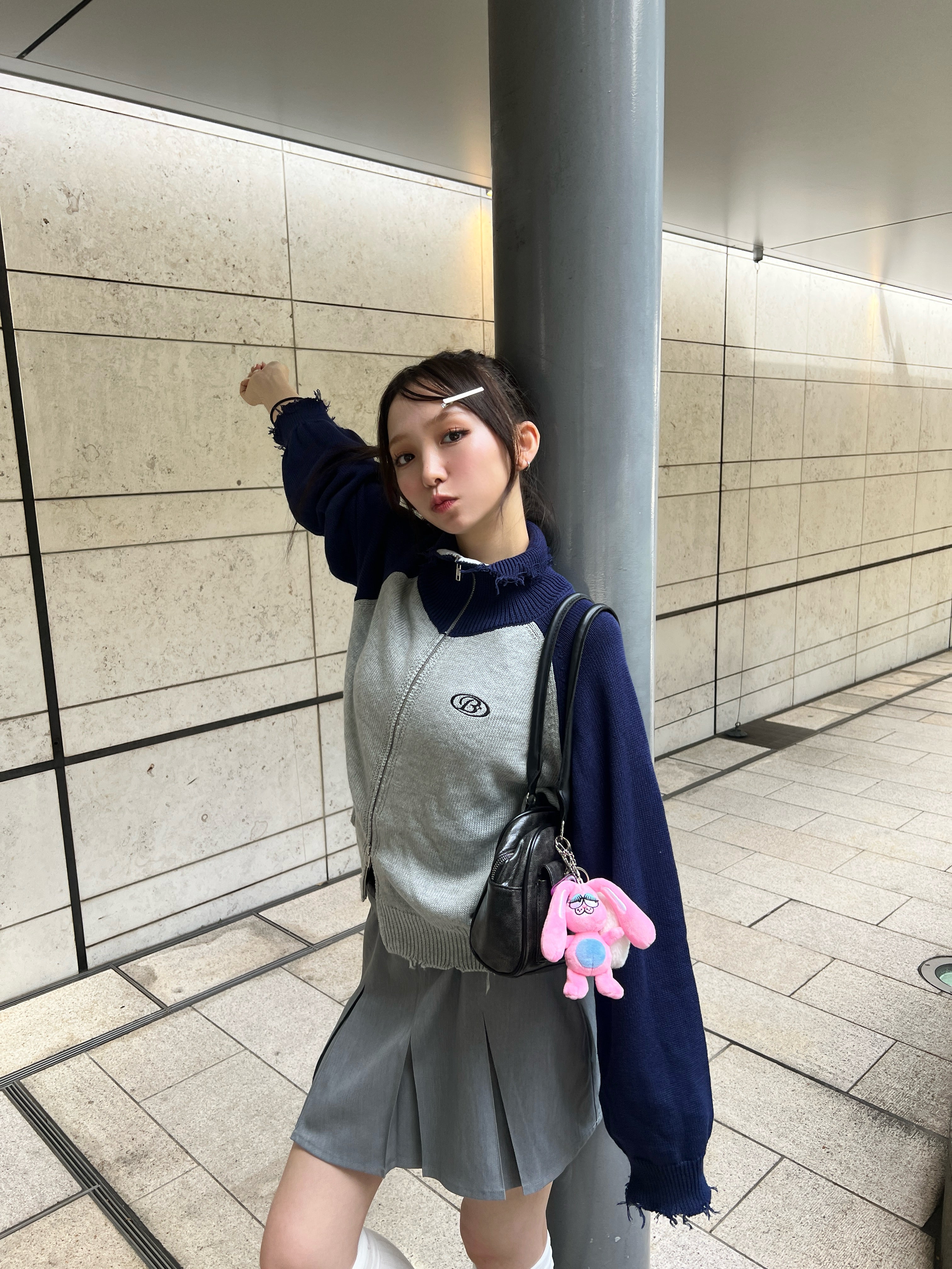 DAMAGE ZIP TURTLENECK