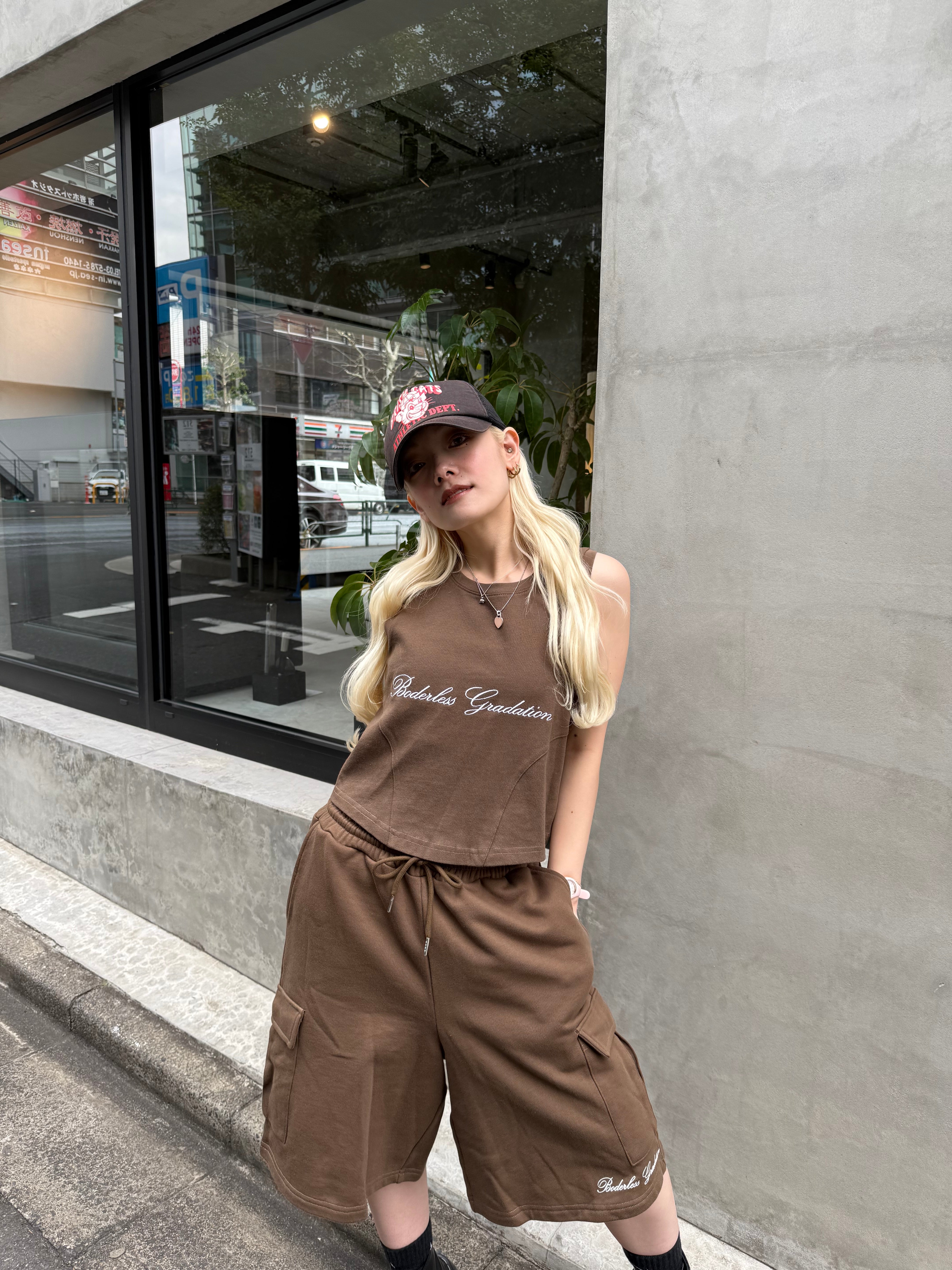 BORDERLESS GRADATION SLEEVELESS PO