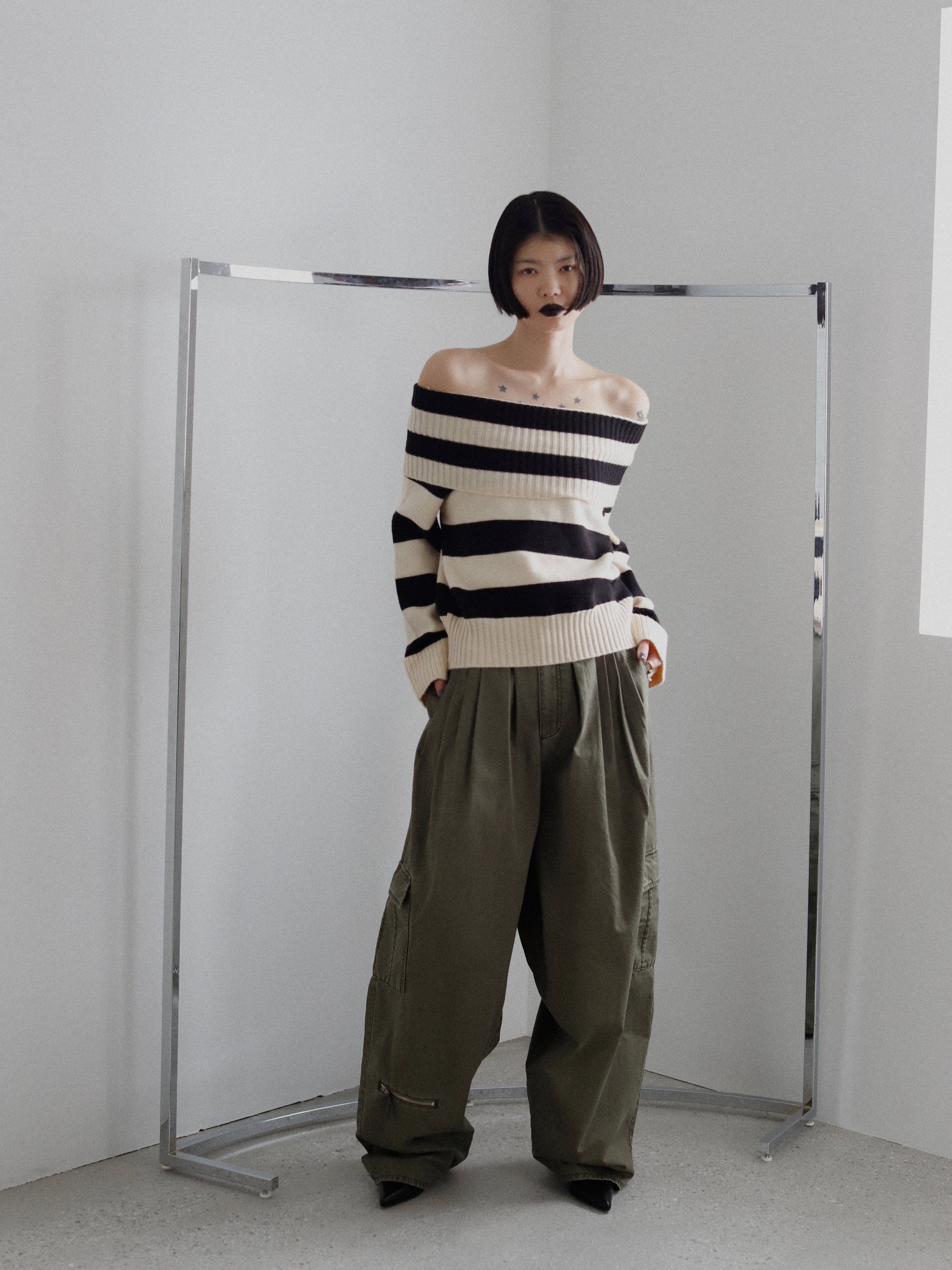 ボーダーオフショルニットトップス