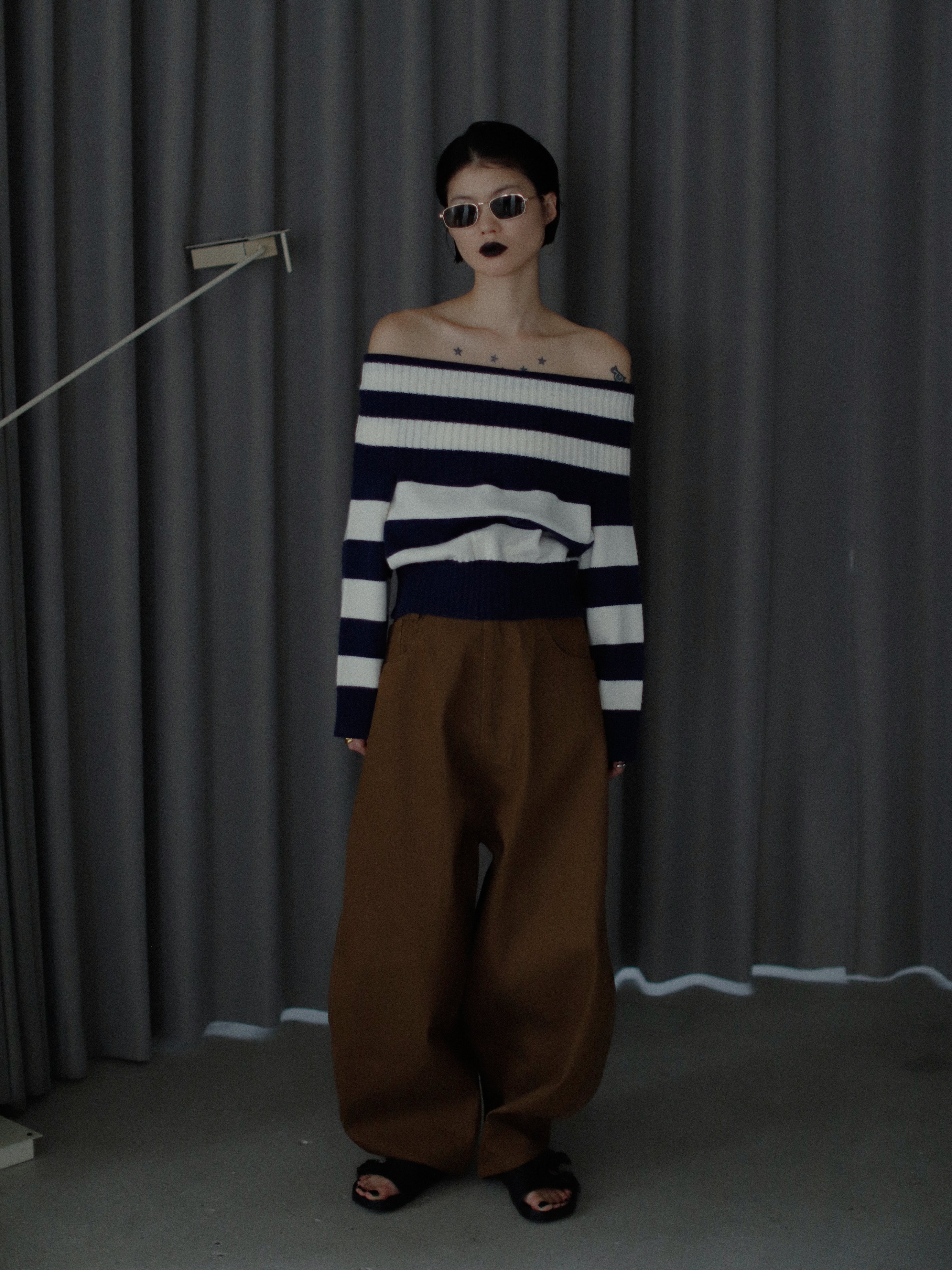 ボーダーオフショルニットトップス