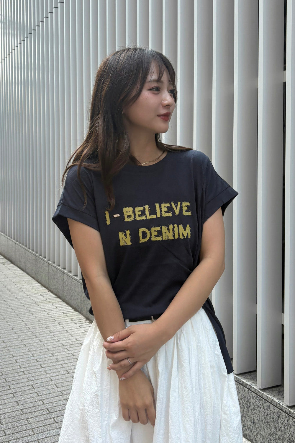 タックデザインロゴTシャツ