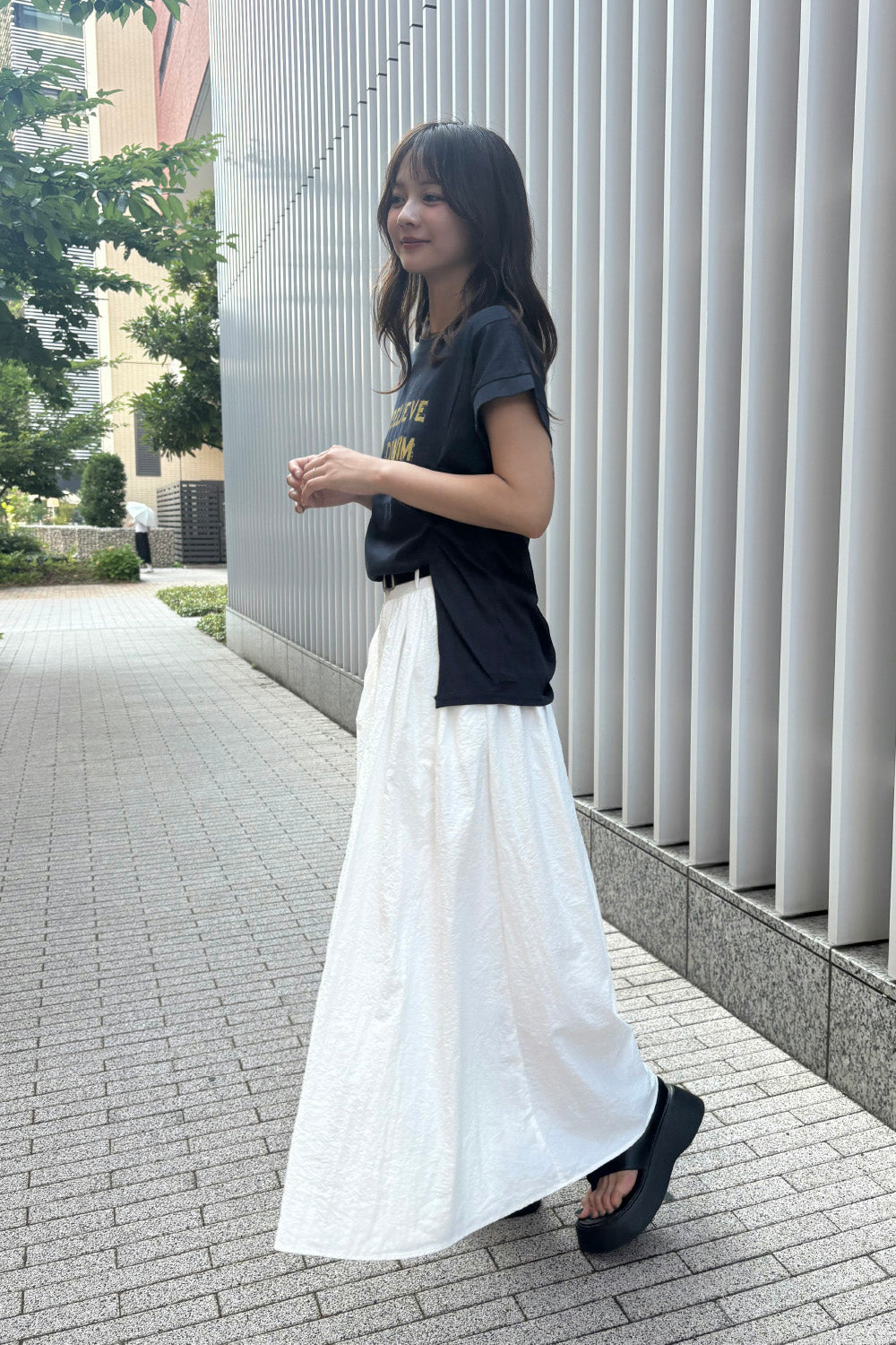 タックデザインロゴTシャツ