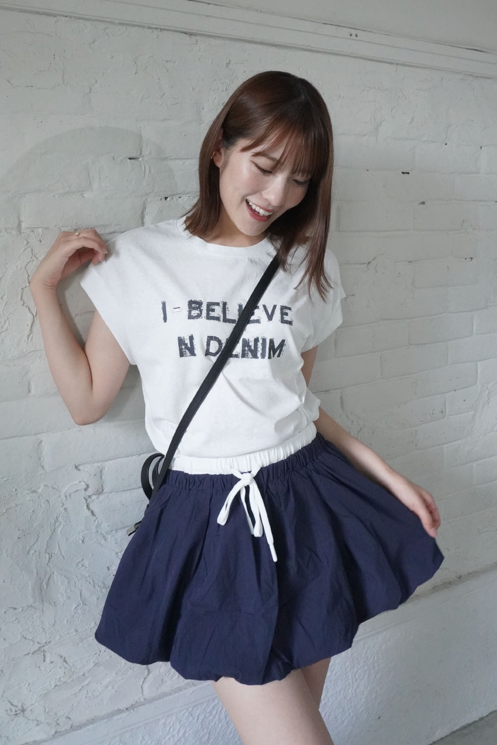タックデザインロゴTシャツ