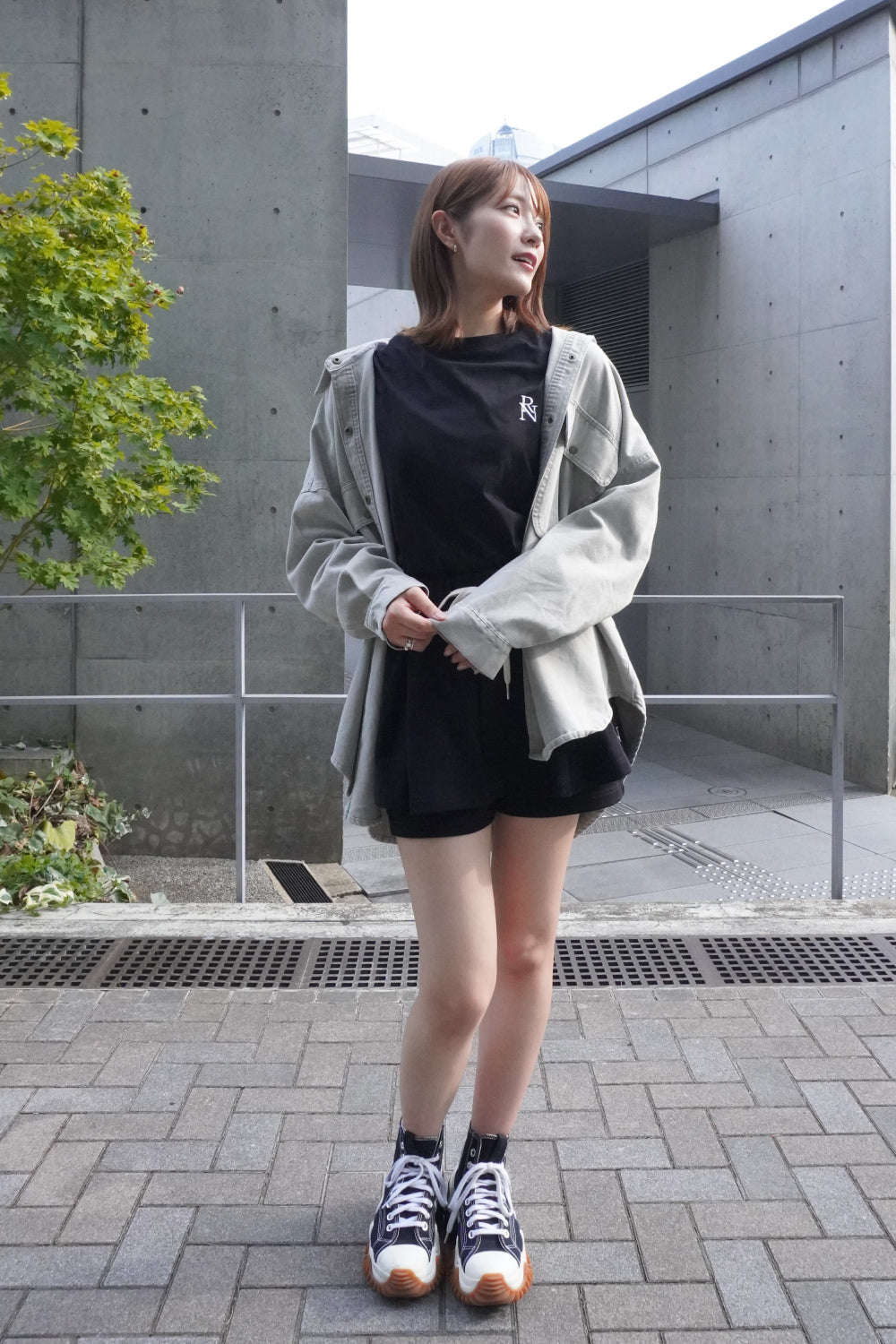 ボックスロゴバックデザインロンTee