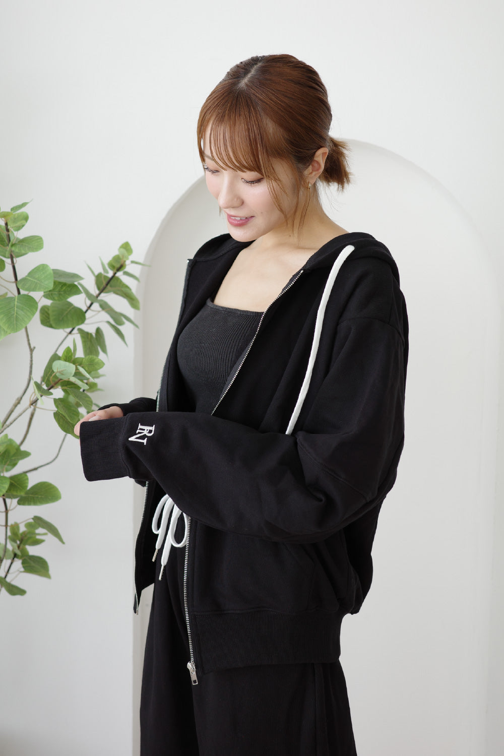 RNスウェットジップフーディ