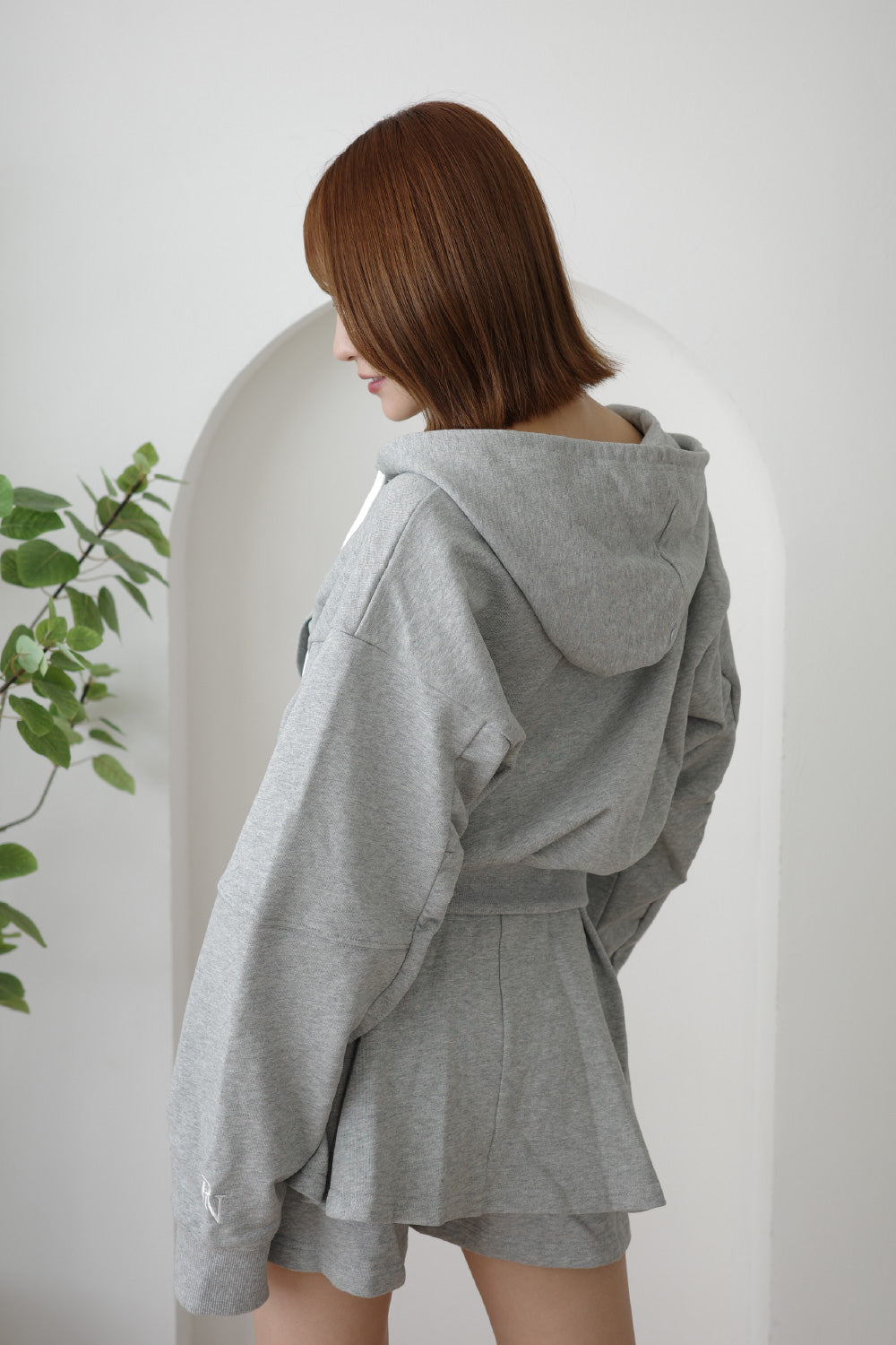 RNスウェットジップフーディ