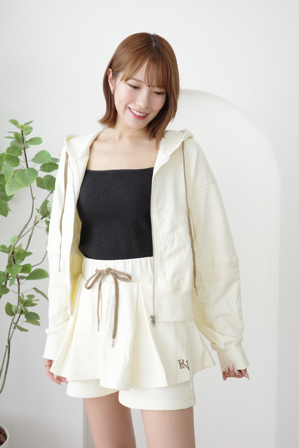 RNスウェットジップフーディ