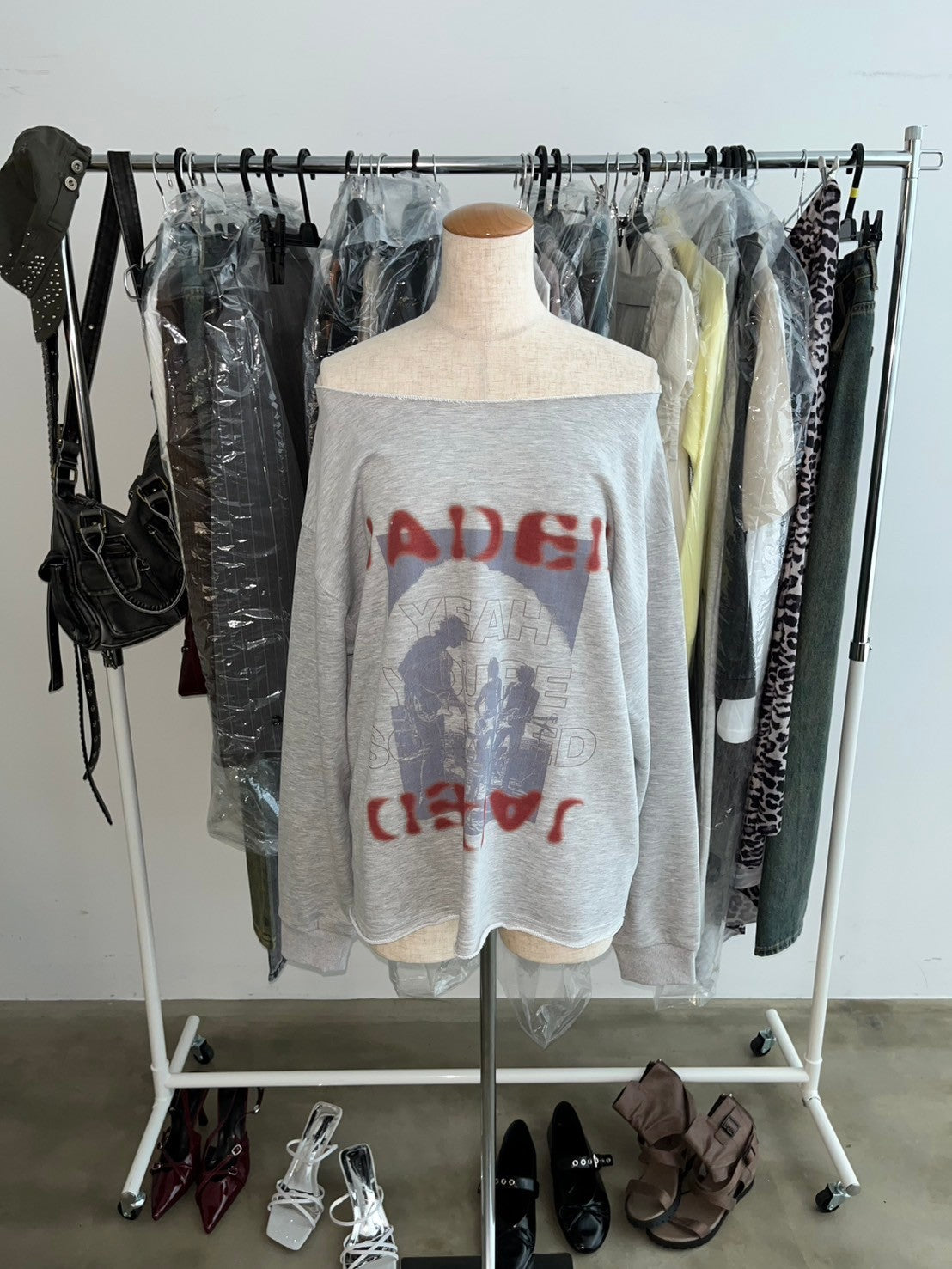 カットオフショルスウェットトレーナー