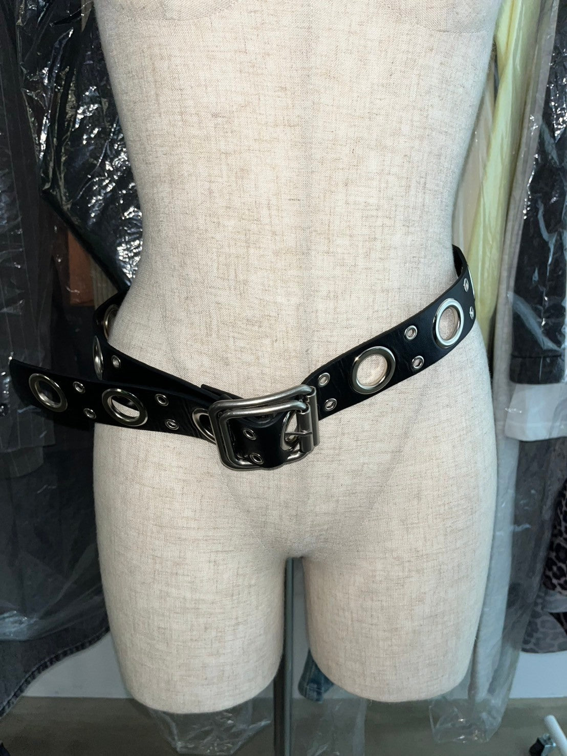 ダブルバックルハトメベルト