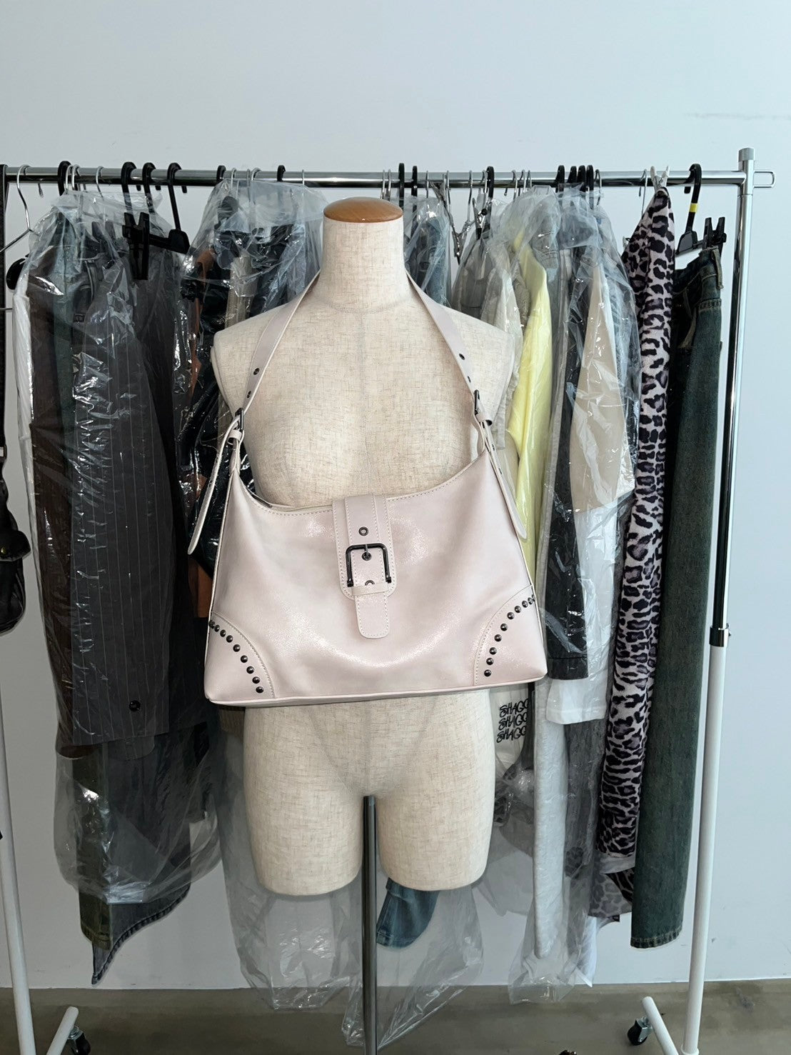 スタッズ付き2WAYバッグ