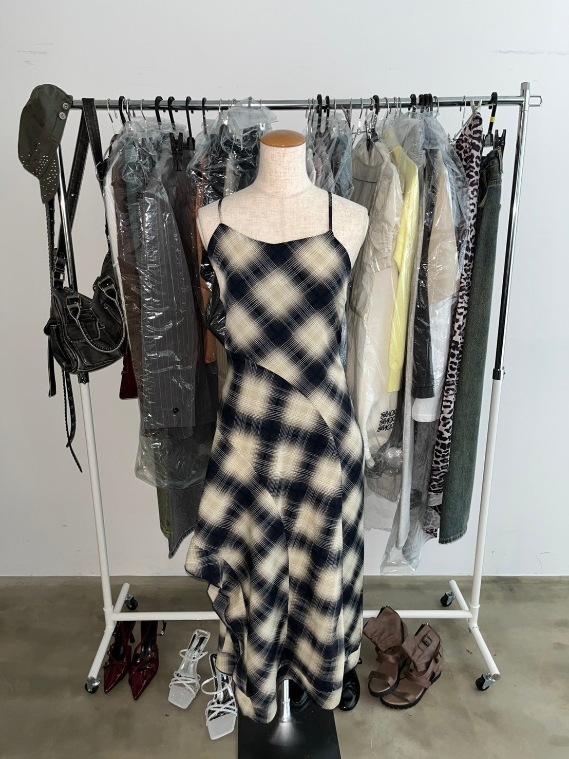 チェック柄バッククロスワンピース