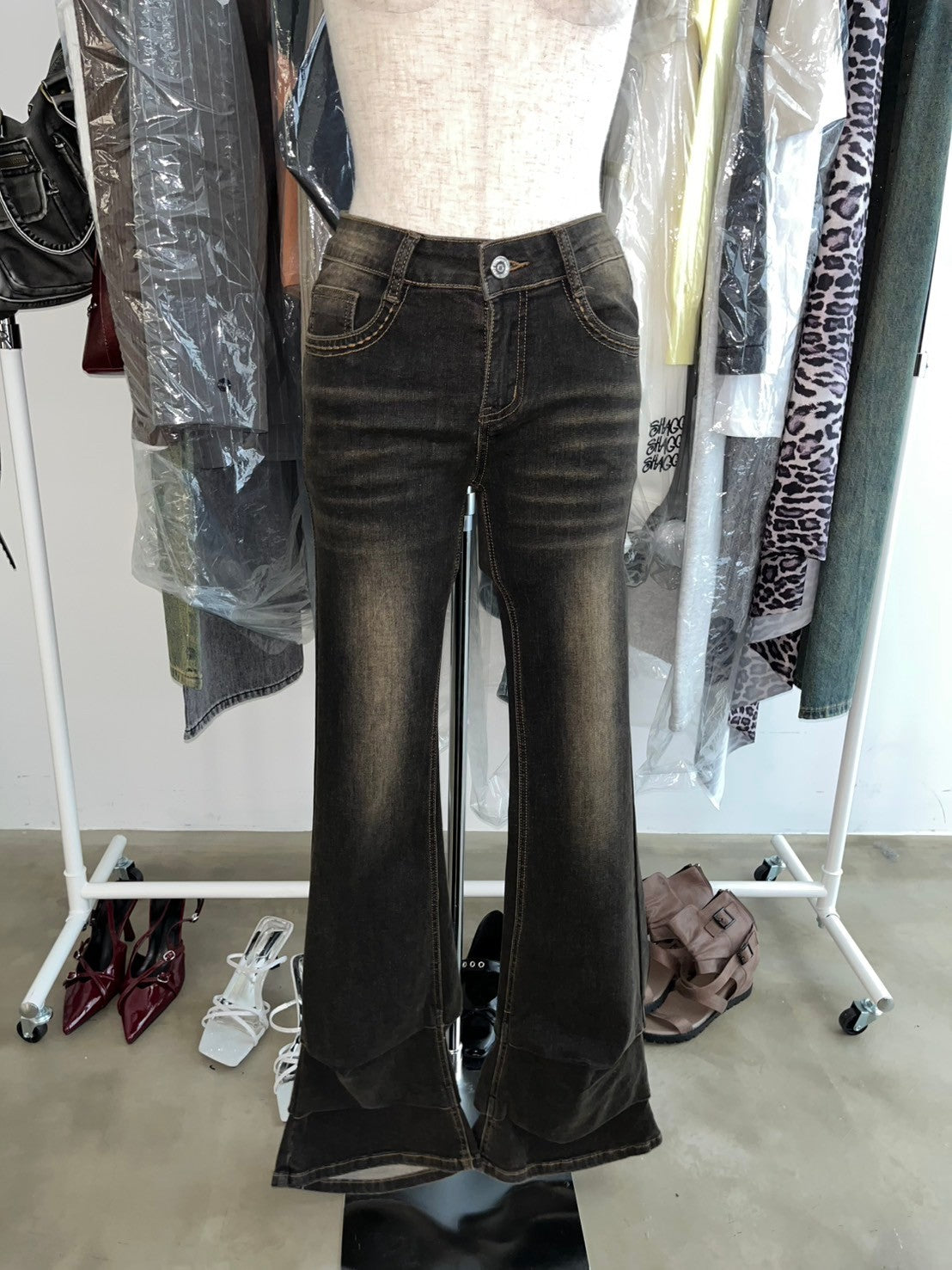 裾ギャザーヴィンテージウォッシュデニムパンツ