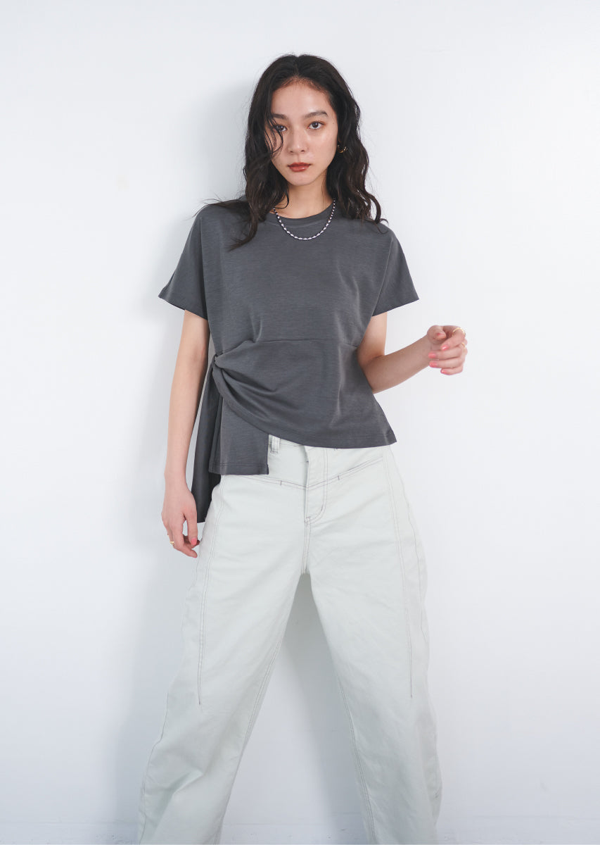 ツイストデザインTシャツ