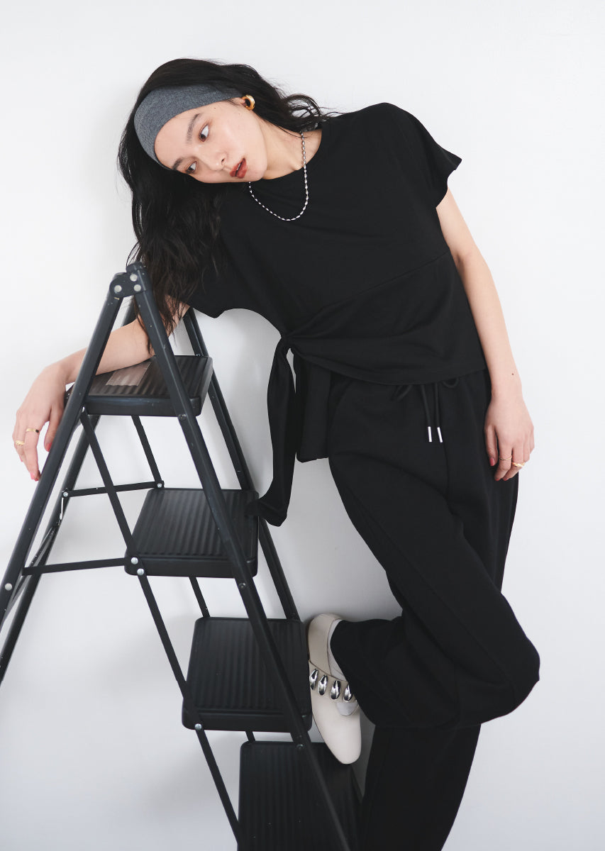 ツイストデザインTシャツ