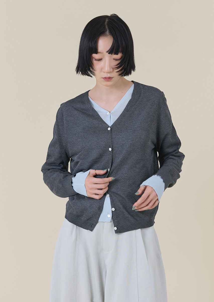 シアーVネックカーディガン