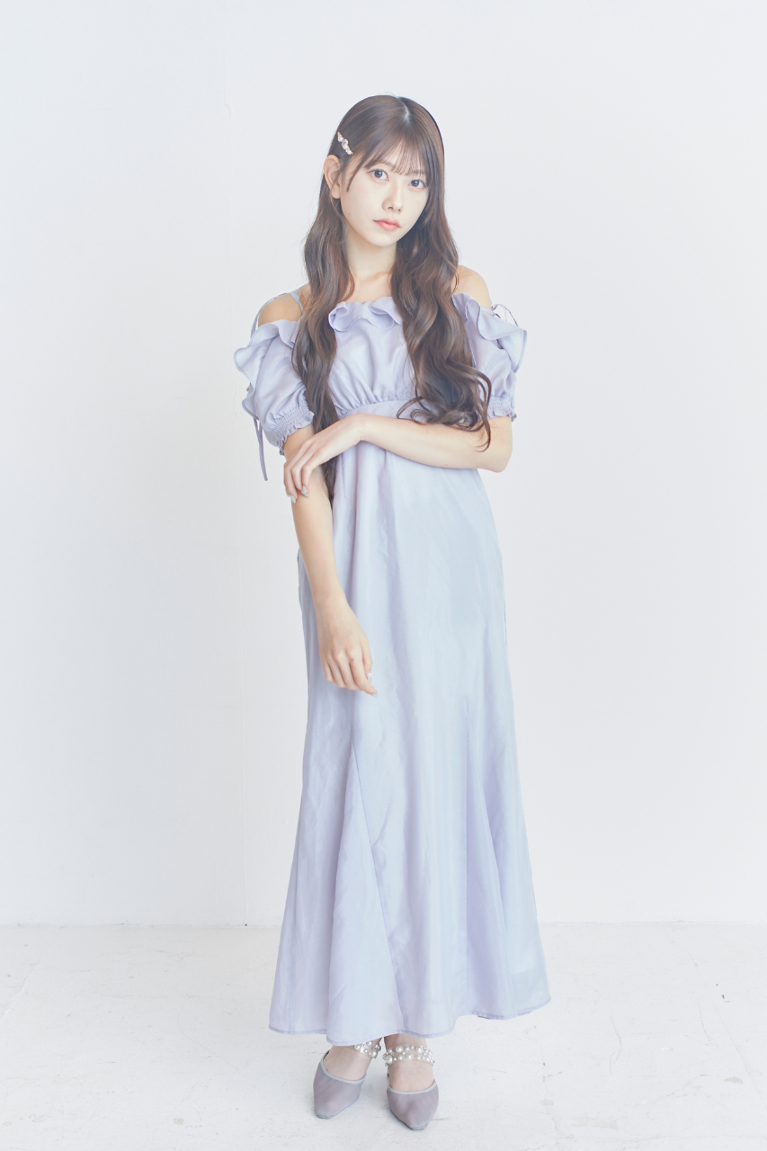 オフショルダーフィットフレアワンピース