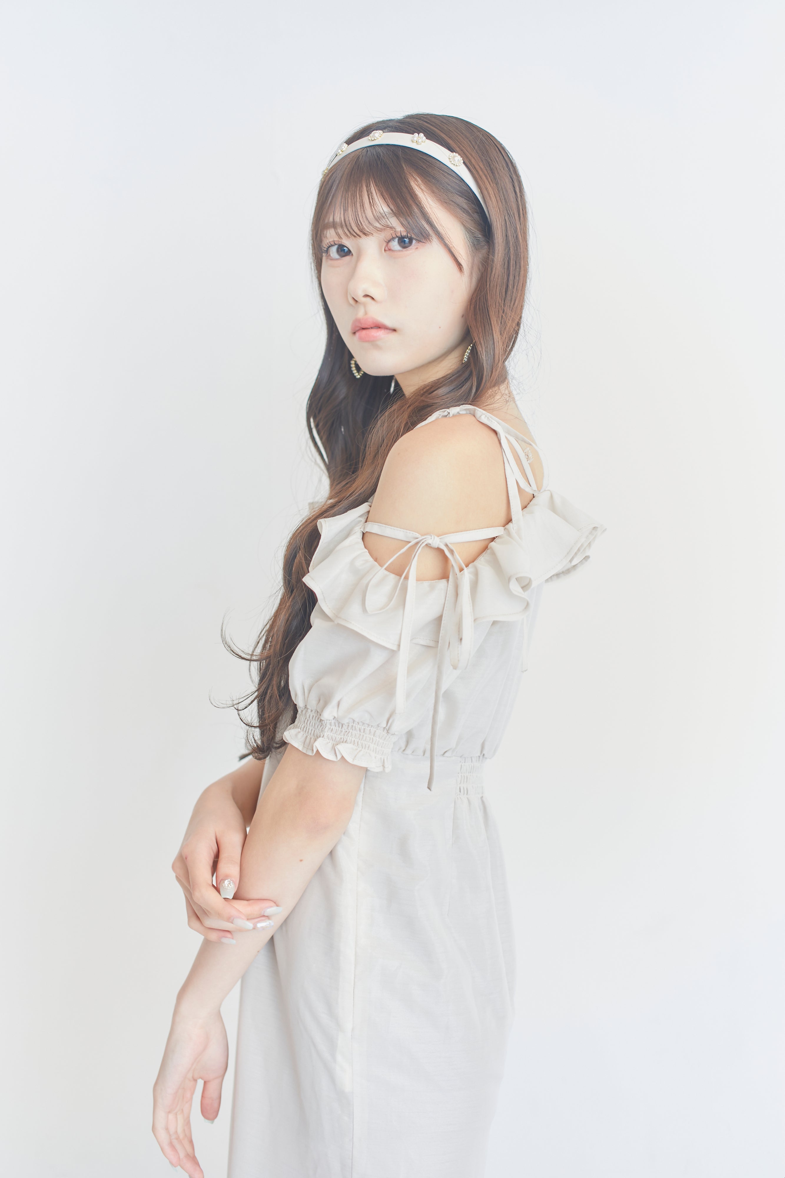 オフショルダーフィットフレアワンピース