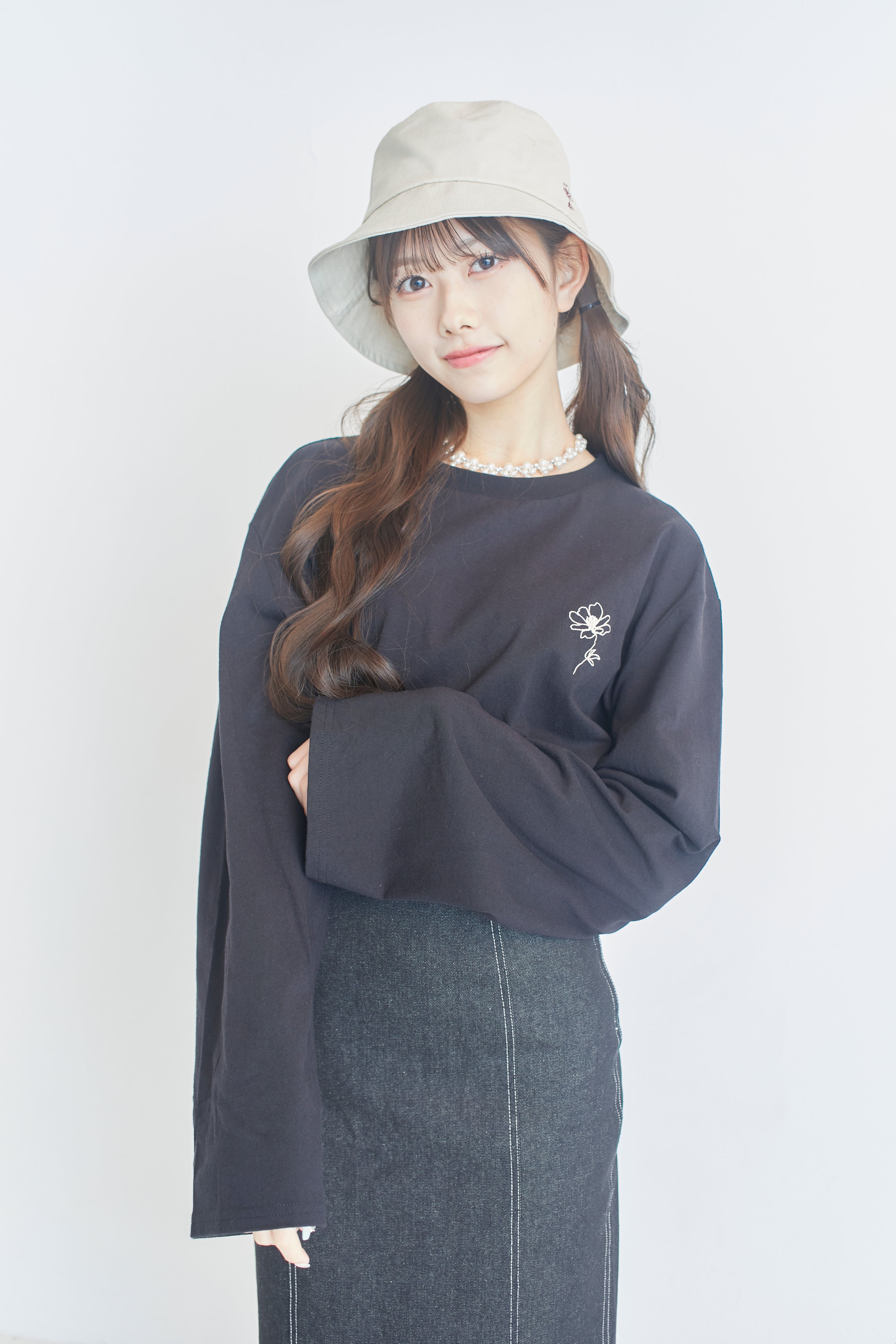 【長袖】チョコレートコスモス刺繍Tシャツ
