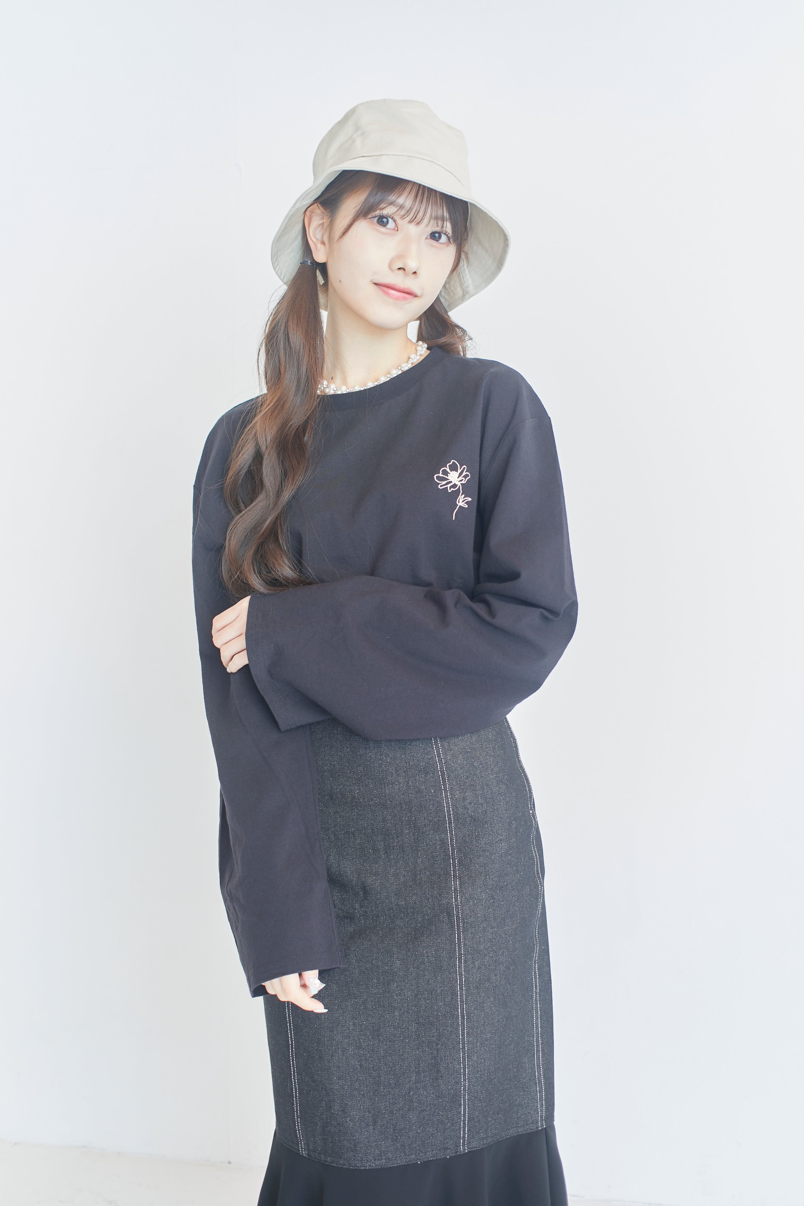 【長袖】チョコレートコスモス刺繍Tシャツ