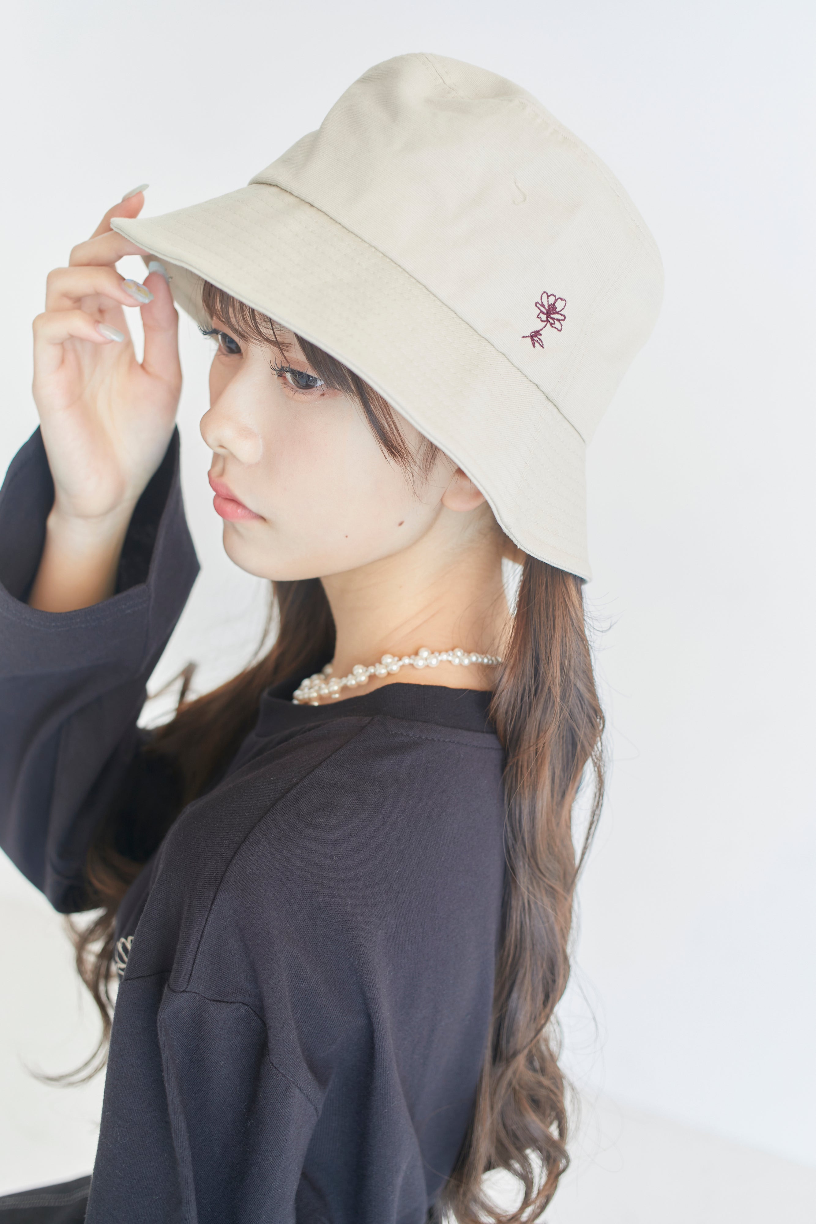 チョコレートコスモス刺繍バケットハット