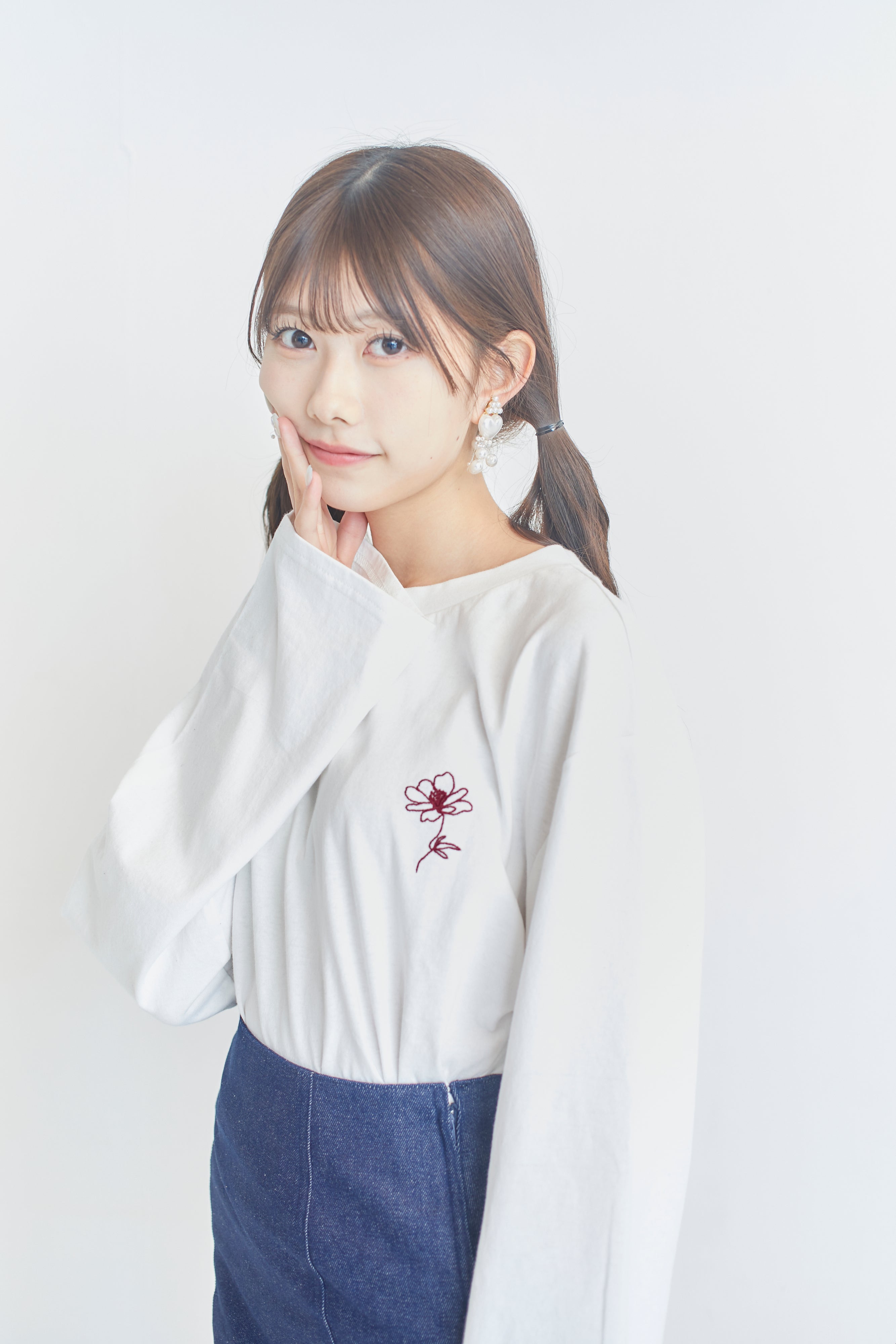 【長袖】チョコレートコスモス刺繍Tシャツ