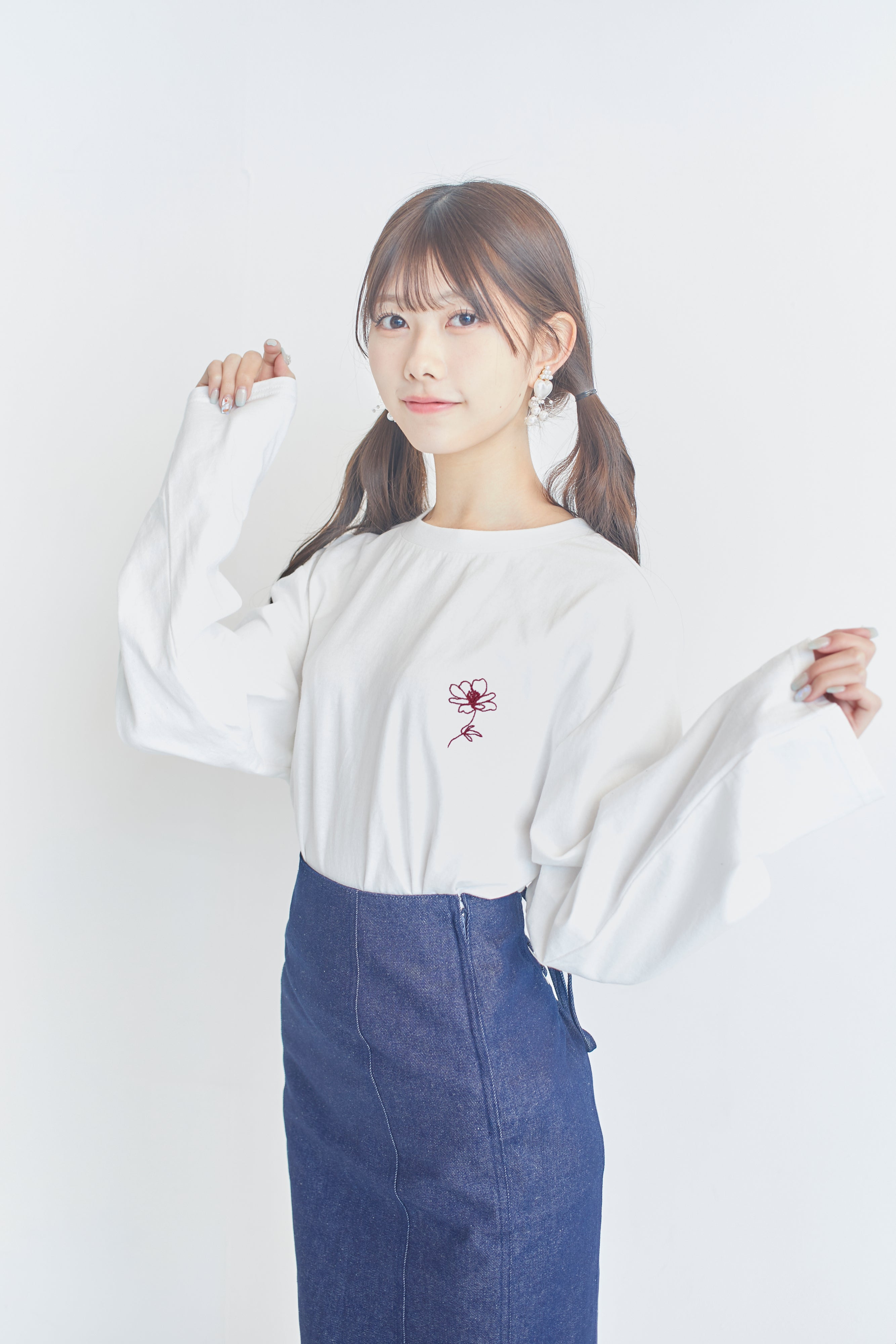 【長袖】チョコレートコスモス刺繍Tシャツ