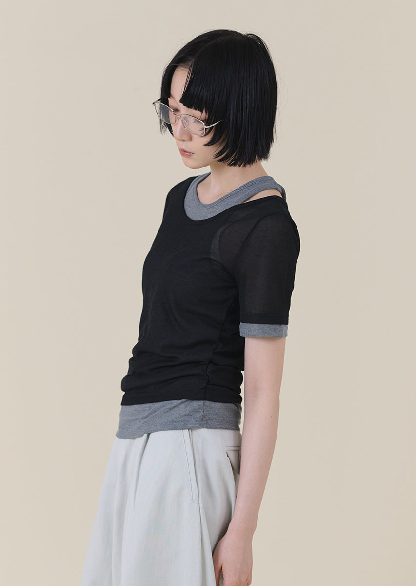 レイヤードシアートップス