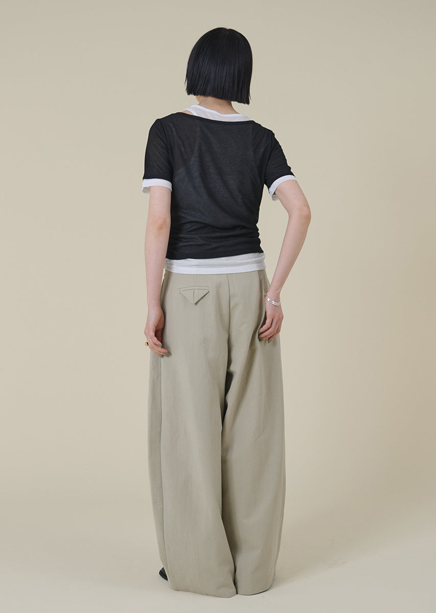 レイヤードシアートップス