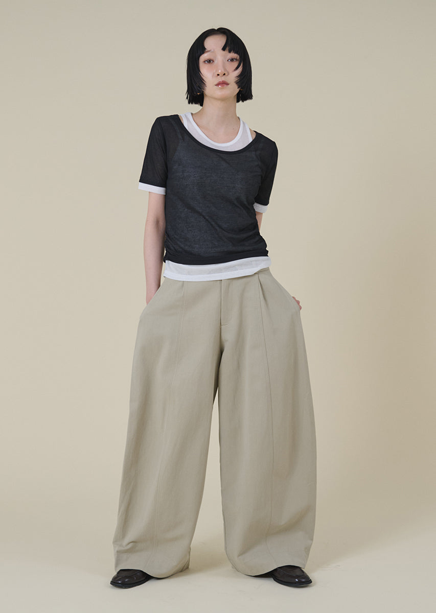 レイヤードシアートップス