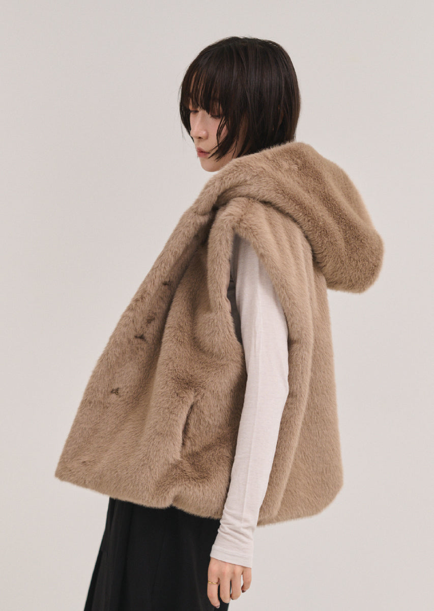 フェイクファーベスト