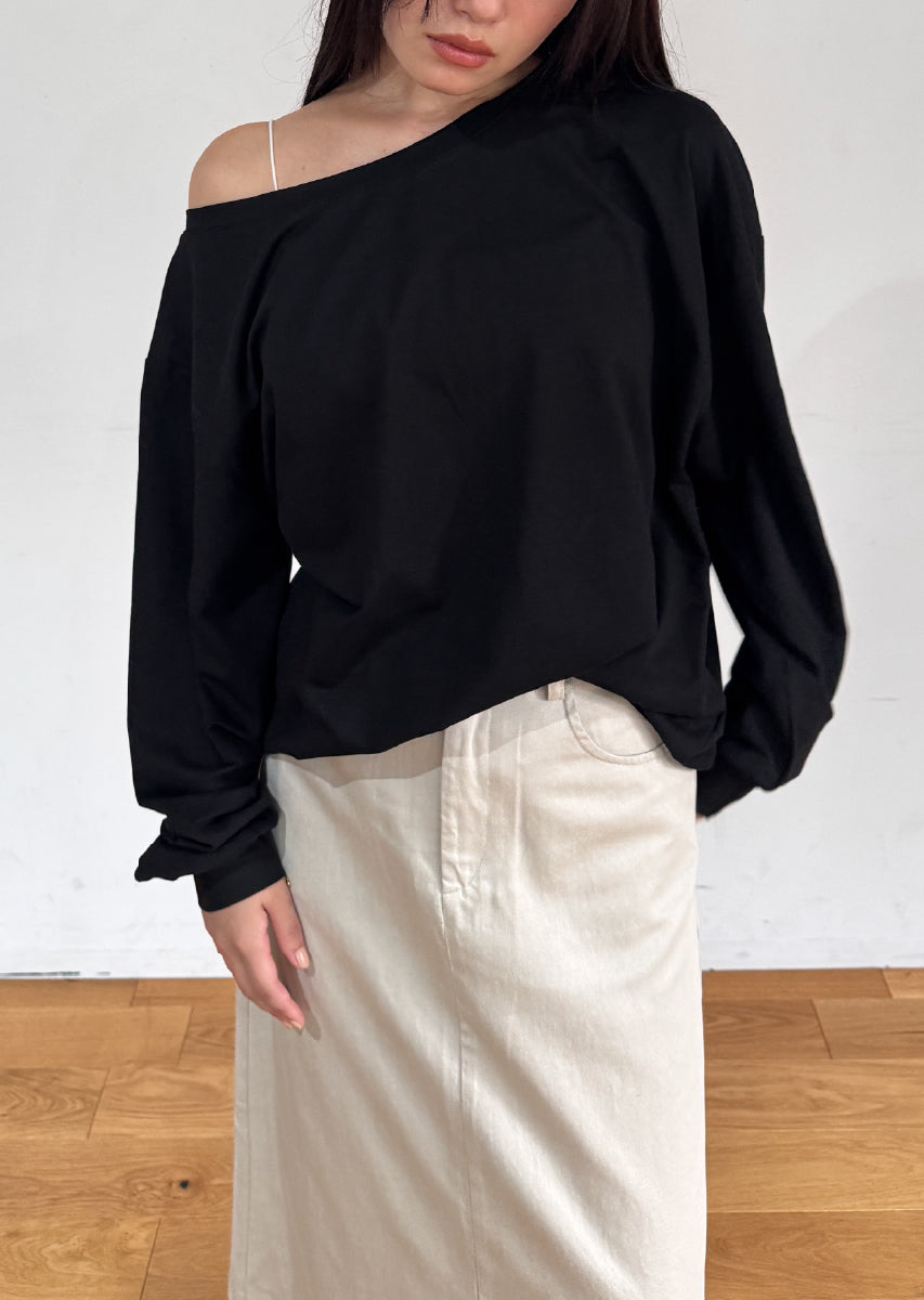 カットオフショルトップス