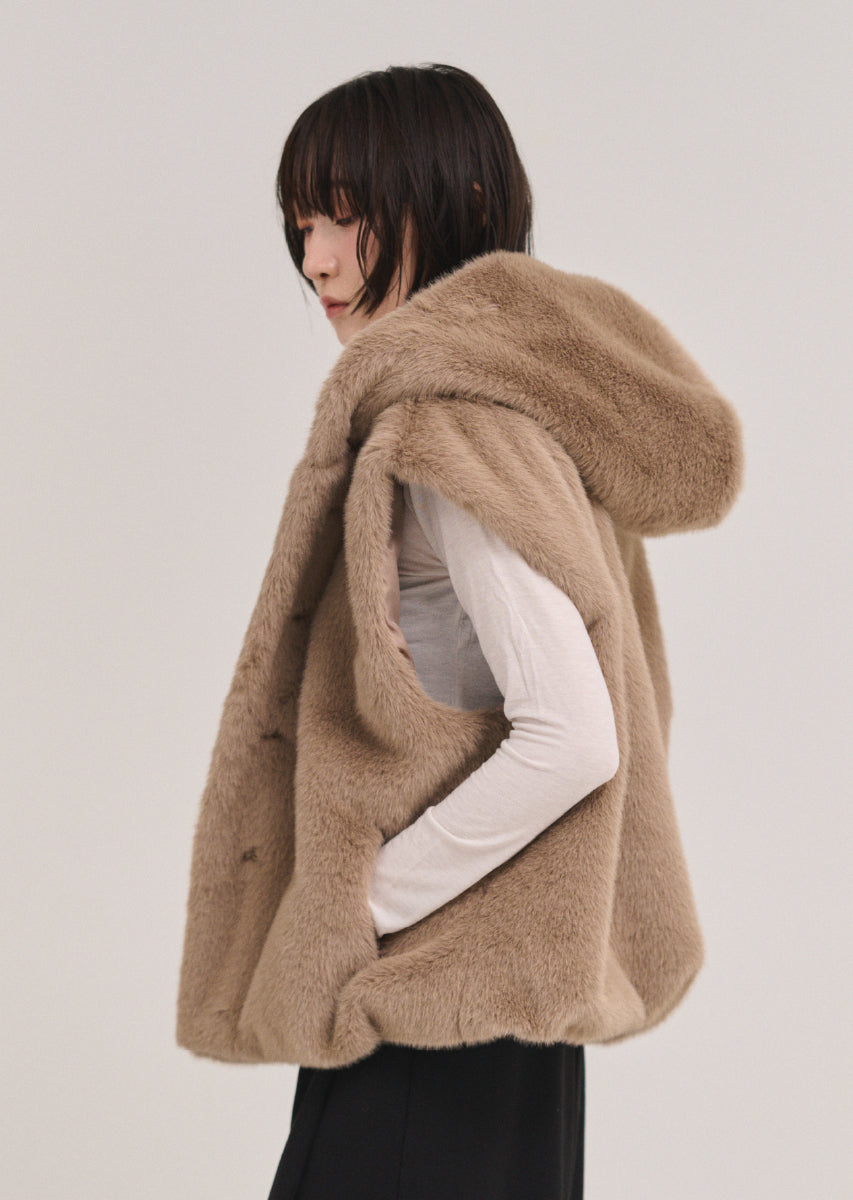 フェイクファーベスト