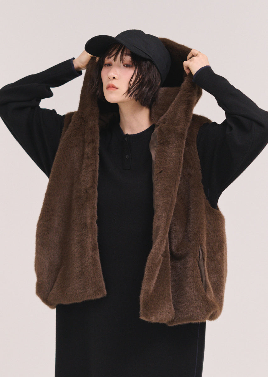 フェイクファーベスト