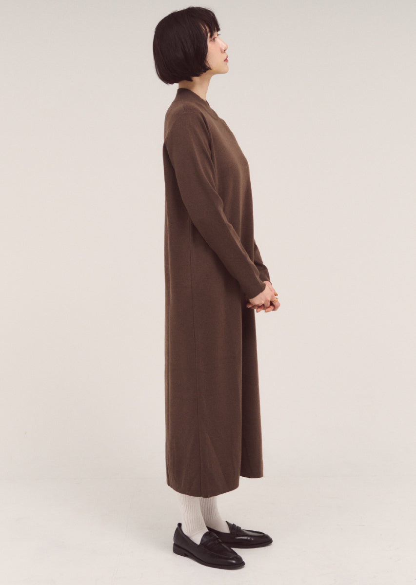 スタンドネックロングワンピース