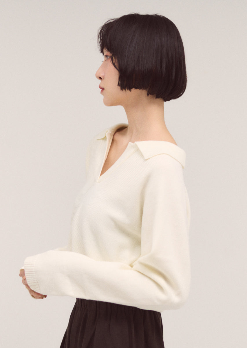 オープンカラーニット